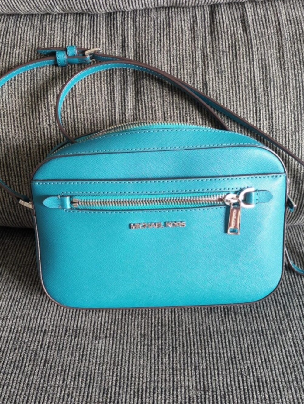 ❤️ EUC Michael Kors Jet Set Teal Saffiano Leather Zipper Closure Crossbody Bag